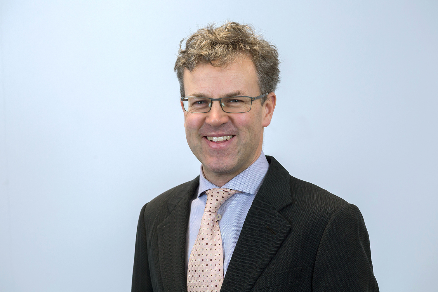 Headshot of Piers Dereham
