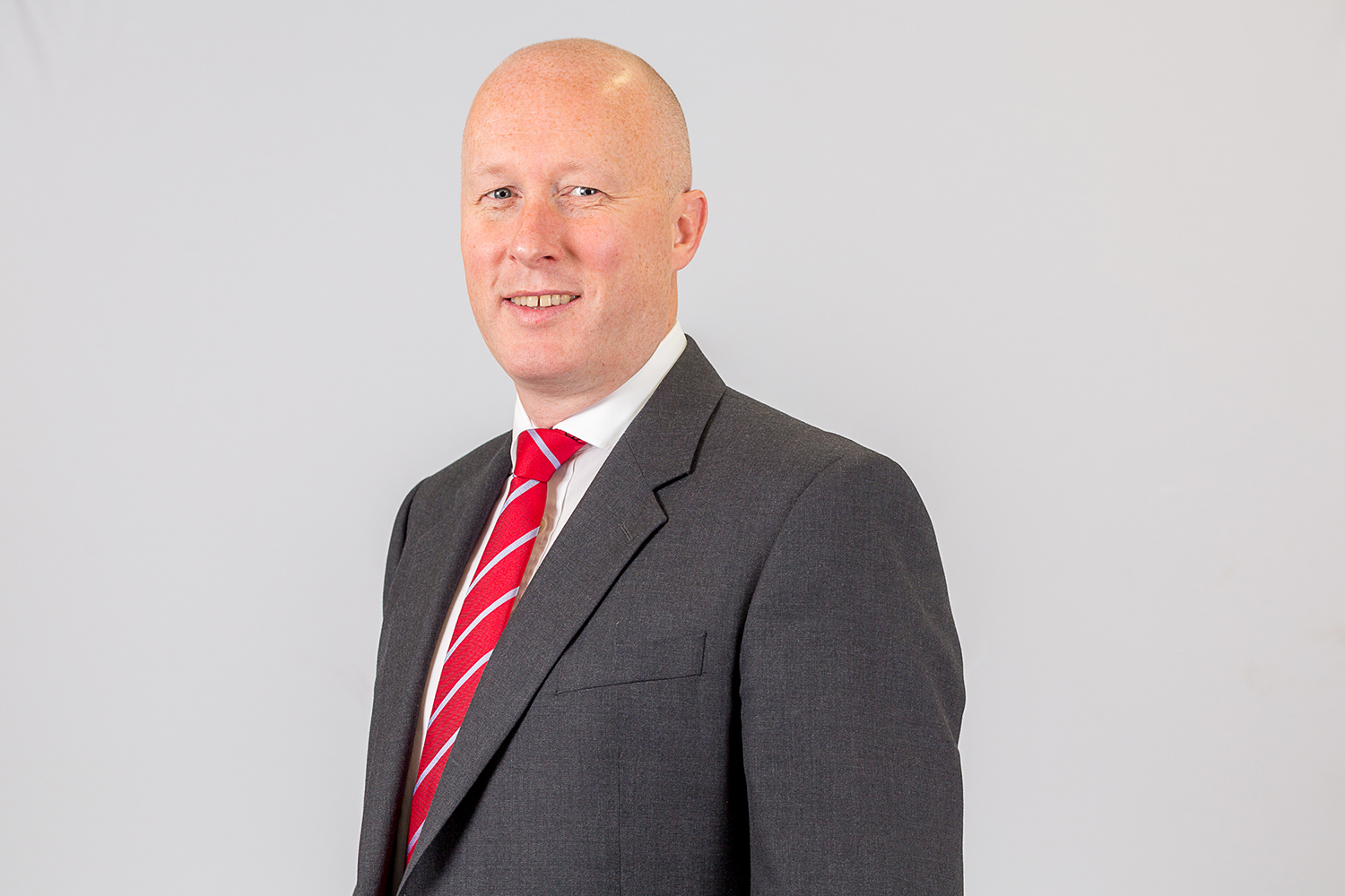 Headshot of Simon Dinning